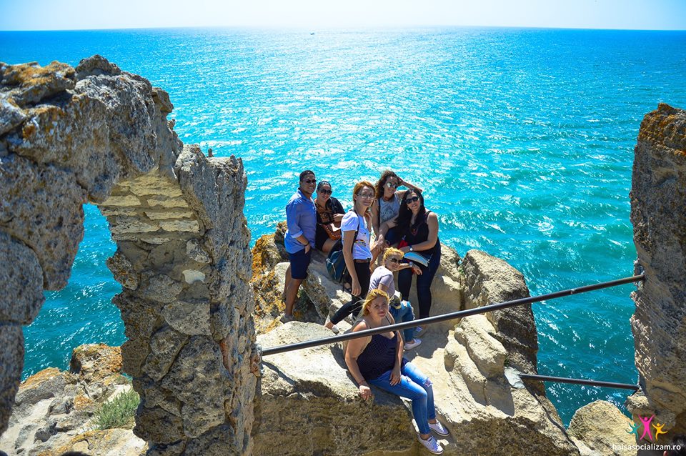 turistii-hai-sa-socializam-in-cel-mai-nordic-punct-de-la-cap-Kaliakra-Bulgaria.jpg (194 KB)